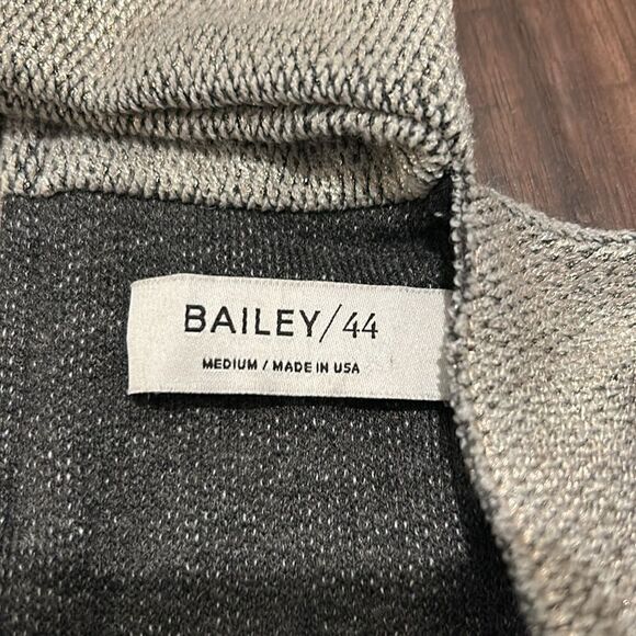 Bailey 44 Silver Top, Size Medium - Picture 6 of 10
